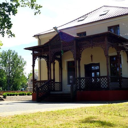 Palac Parkowy W Parnowie Bed and Breakfast Cieszyn Exterior foto
