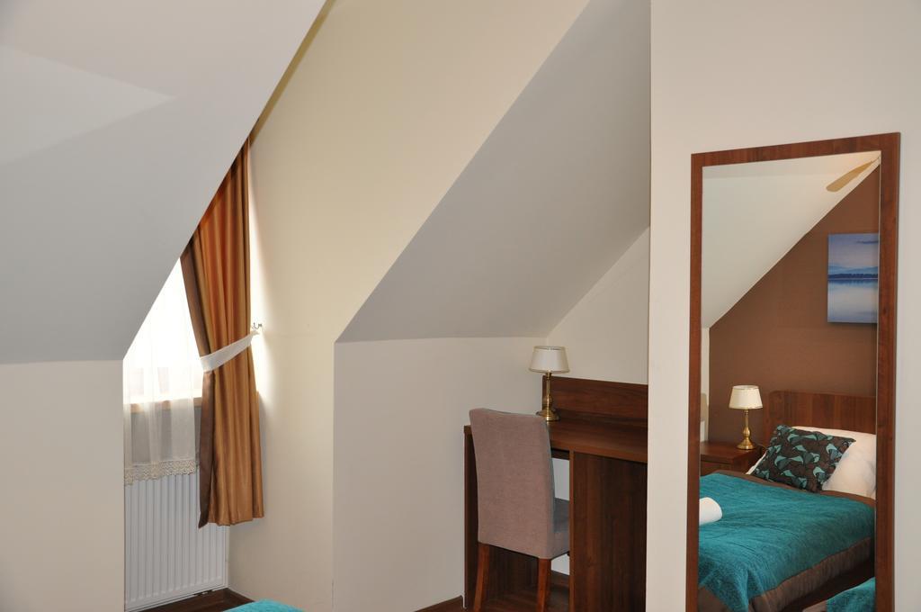 Palac Parkowy W Parnowie Bed and Breakfast Cieszyn Habitación foto