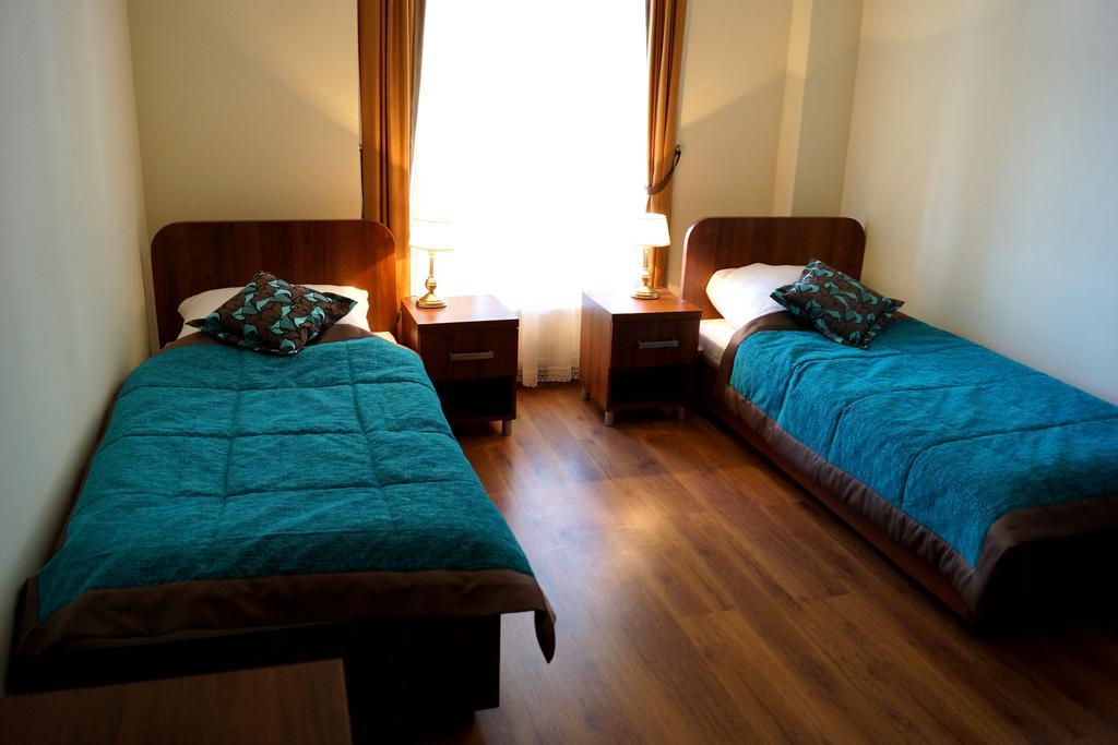 Palac Parkowy W Parnowie Bed and Breakfast Cieszyn Habitación foto